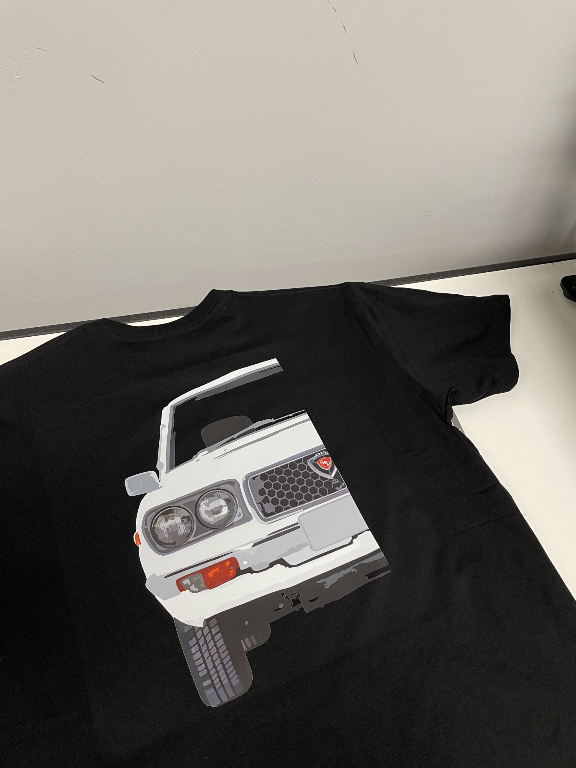 Black Rx3 10a Tee - Half cut car