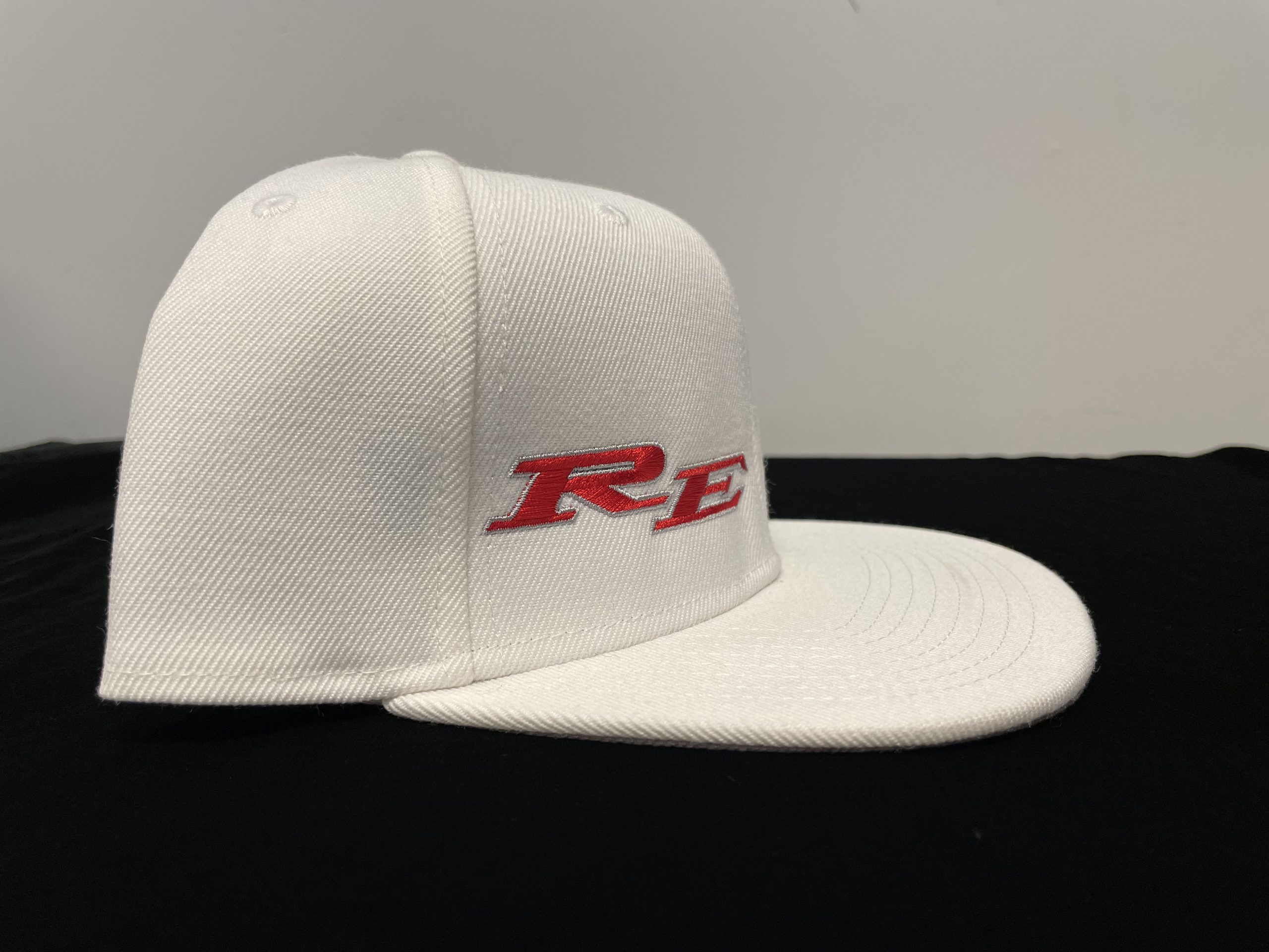 White Snapback RED RE