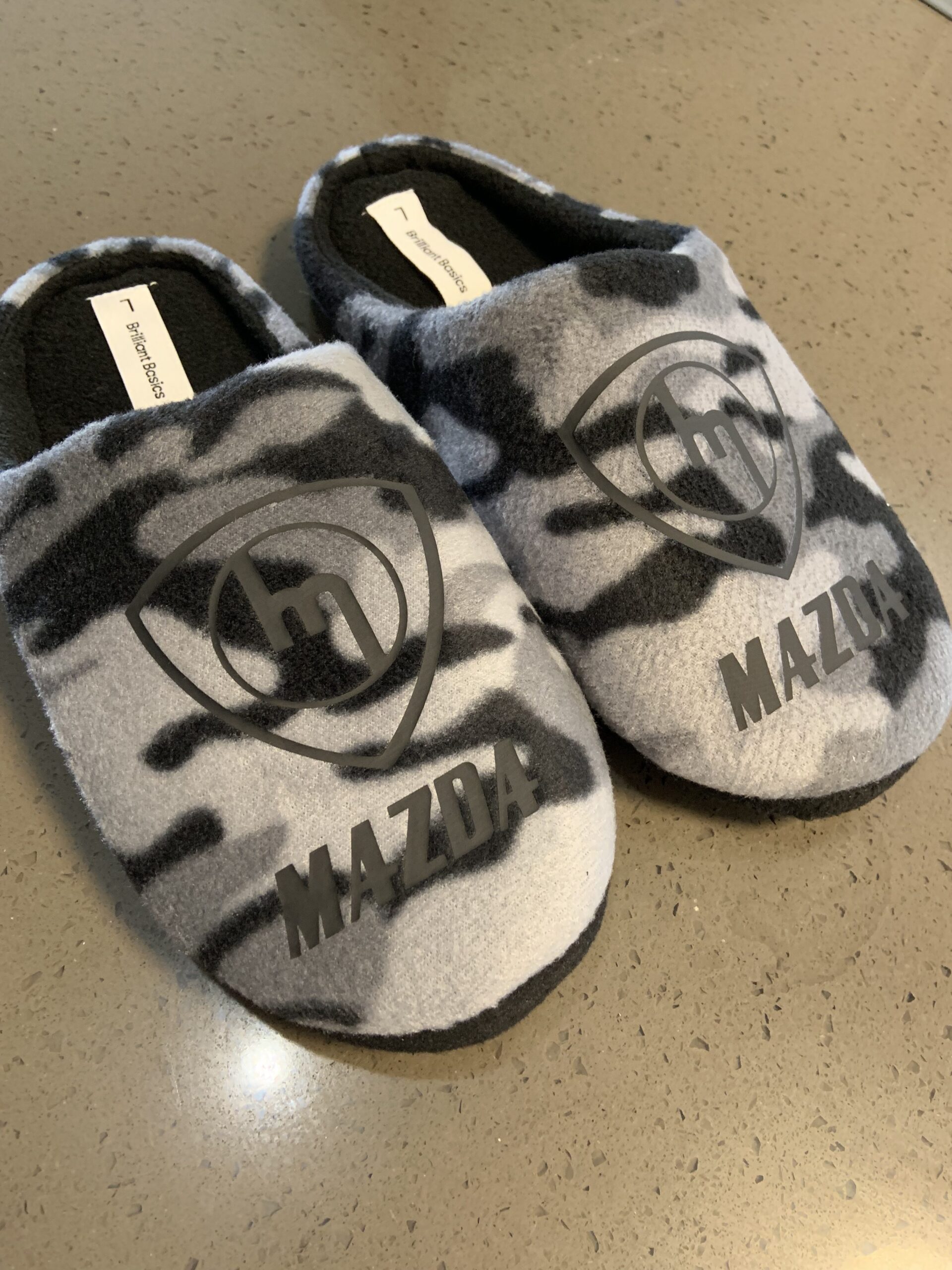 Camo Slippers - Black M MAZDA