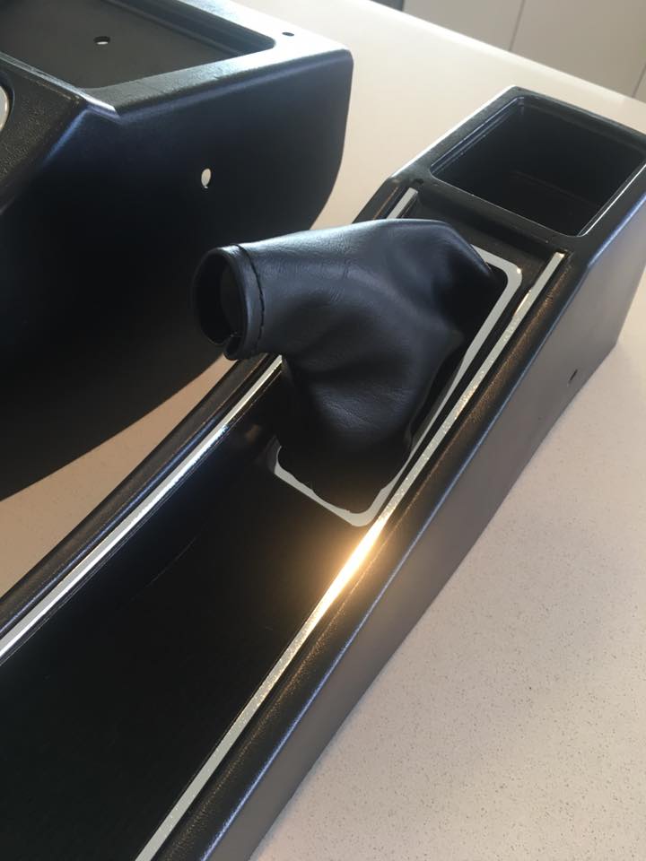 Rx3 handbrake console - vinyl boot